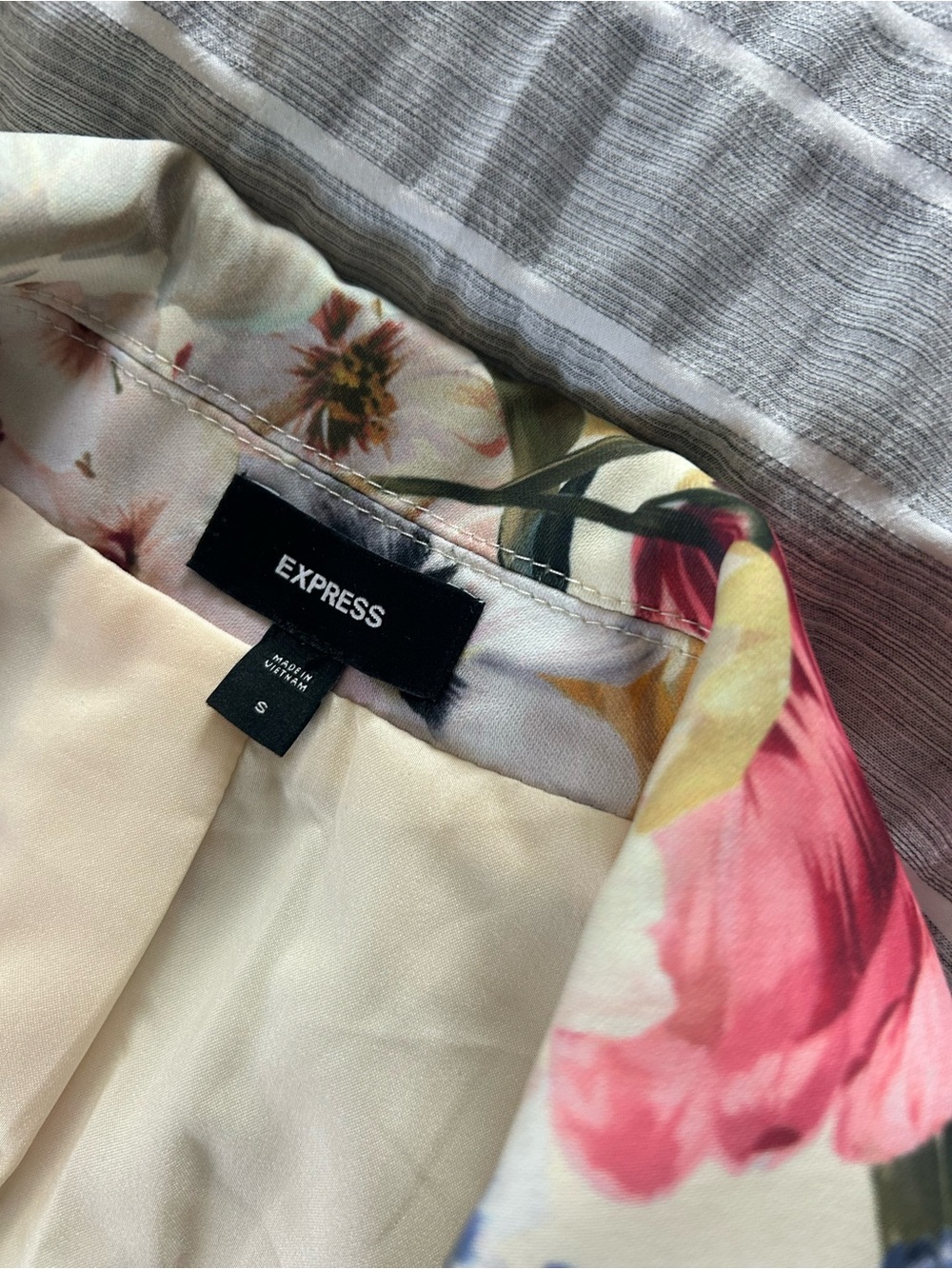 Floral Cream suit Cream Floral - Picture 6 of 7